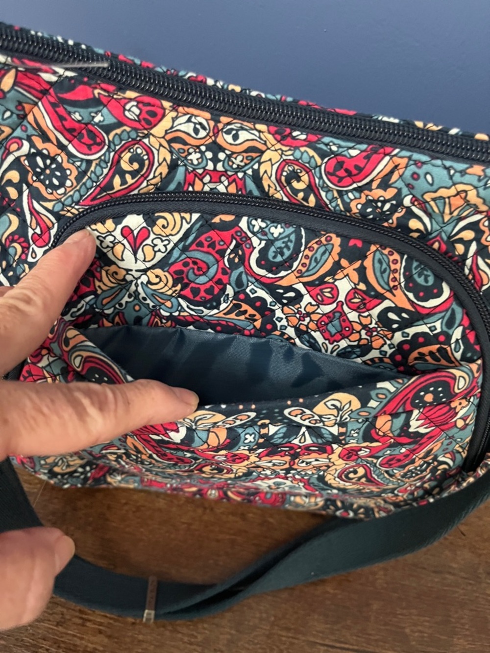Travelon Anti-Theft Crossbody Bucket Bag - Picture 2 of 10